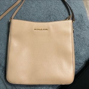 Micheal Kors purse
